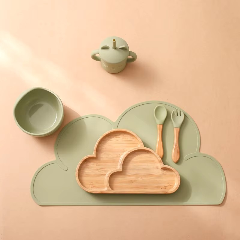 The Cloud Feeding Set